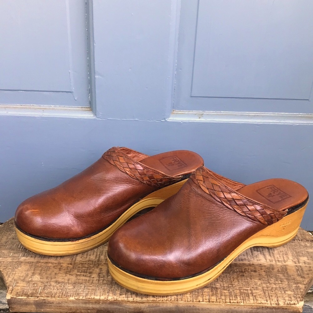 Frye Clogs Vintage cognac whiskey